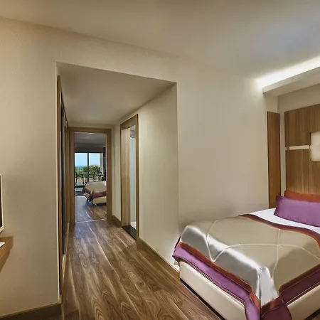 Отель Botanik Platinum 5*