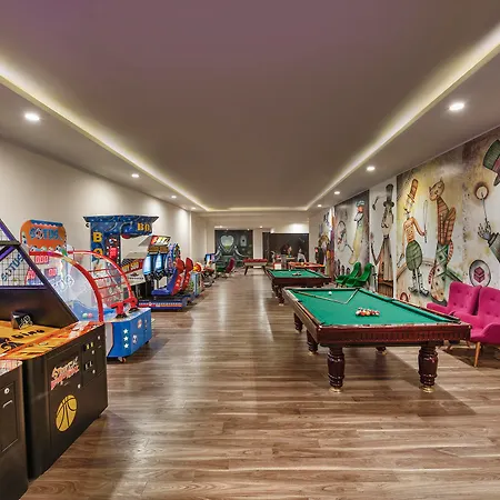 Botanik Platinum 5* Окурджалар