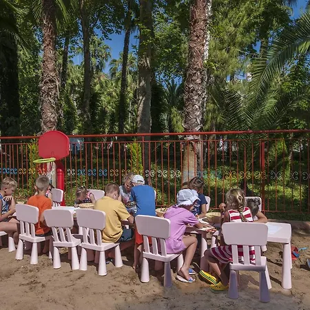 Отель Botanik Platinum 5*